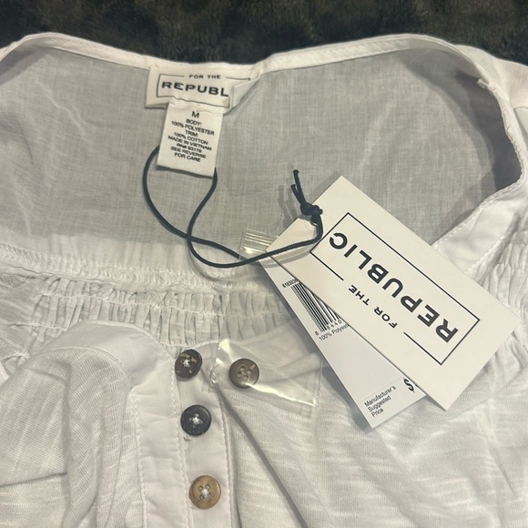 NWT For The Republic short sleeve white blouse w tortoiseshell buttons high low - Picture 6 of 9